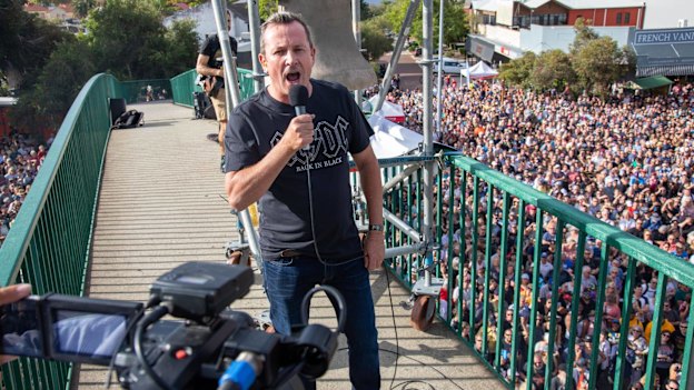 Mark McGowan kicking off the 2020 Perth Festival blockbuster Highway to Hell by ringing Hell’s Bell.