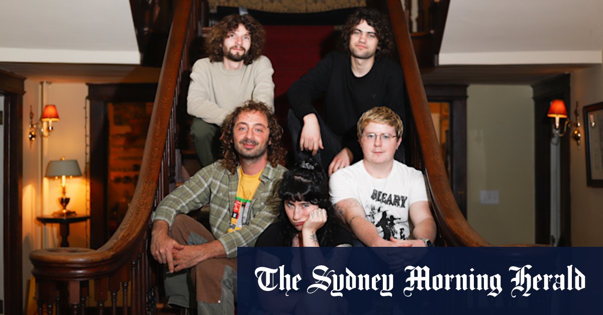 They broke up before their new album was finished. But this isn’t an indie Fleetwood Mac