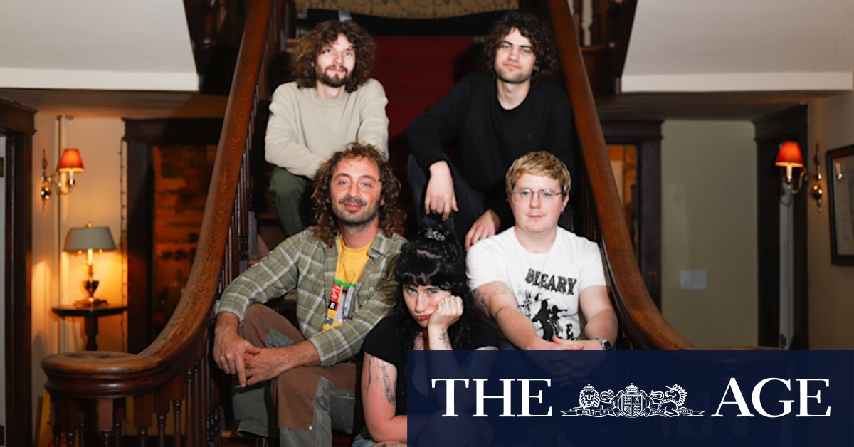 They broke up before their new album was finished. But this isn’t an indie Fleetwood Mac