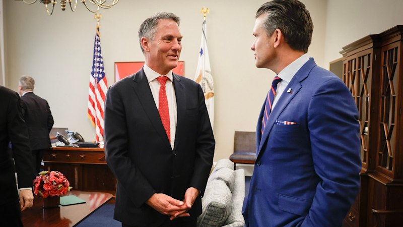 What meeting? Pentagon calls Marles’ photo with Hegseth  a ‘happenstance encounter’