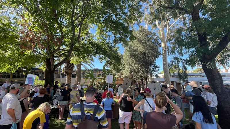 Bassendean council daycare sale in tatters as buyer pulls out
