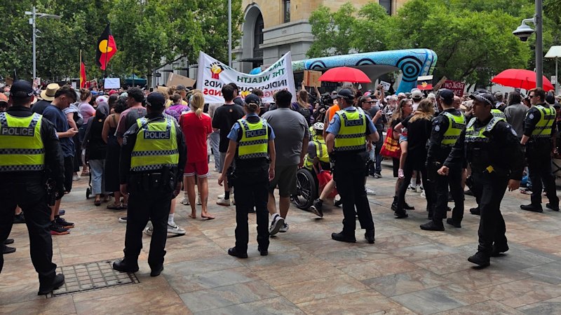 700b6c09dc11df6932a6bc940cf3803e9750e28cc1124ecb0019c2c8d4e36962