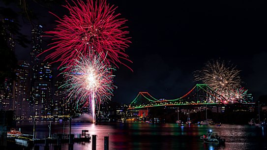 Lord Mayor's Fireworks on New Year's Eve in Brisbane.