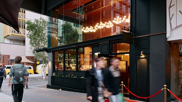 Montrachet will host what’s being called the “ultimate Parisian dinner” in May.