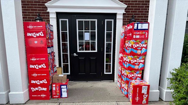 The delivery of Dum-Dums lollipops left outside of the LaFaverses’ home.