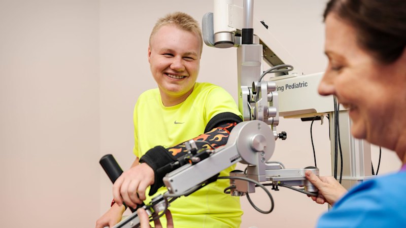 This Perth teen had half his brain removed. Now he’s chasing Paralympic gold