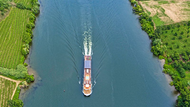 Cruise along Portugal’s Douro River highlights historical sites, bread, and wine