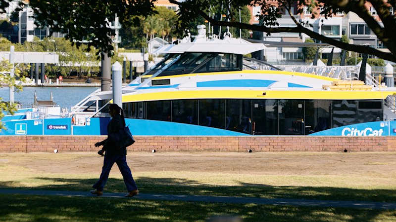 Residents describe peak-hour traffic gridlock while highlighting local neighbourhood amenities