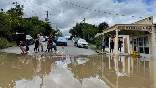 Flood resilience groups are emerging from flooded communities disappointed with flood alert social media networks from councils and the state government.