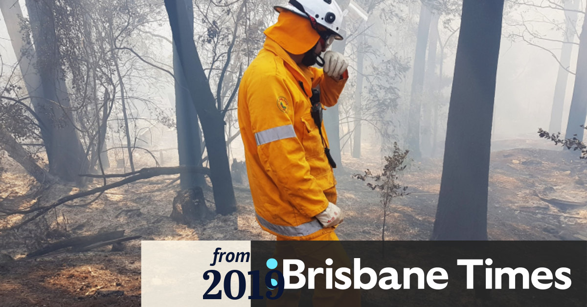 As bushfires rage, Queensland border towns fear night ahead
