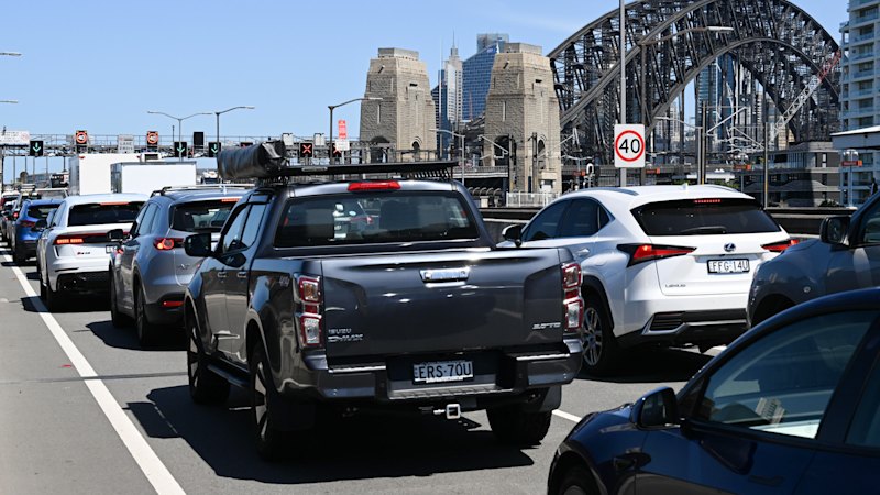 Minister defends decision to increase Harbour Bridge tolls