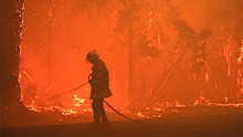 Extreme El Niño conditions can lead to a greater risk of bushfires in Australia.