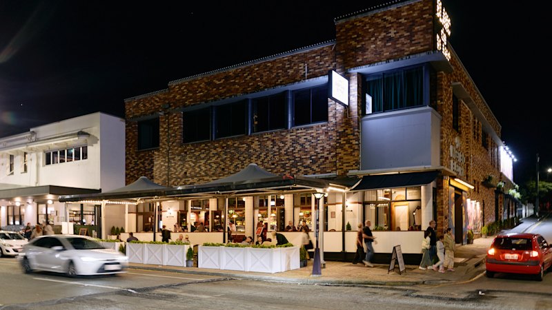 Flamboyant new boozer lands in the heart of West End