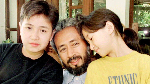 Raja Bahrin Shah with his son Iddin [L] and daughter Shahira in 1996.