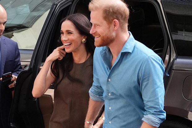 MELBOURNE, AVUSTRALYA - 16 NİSAN: Meghan, Sussex Düşesi ve Prens Harry, Sussex Dükü, Melbourne, Avustralya'daki Swinburne Teknoloji Üniversitesi'nde zihinsel sağlık programı için gerçekleştirilen ziyarette yer alıyor.