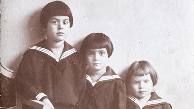 The sisters: Lotte, Sonja and Ursel Ibermann.