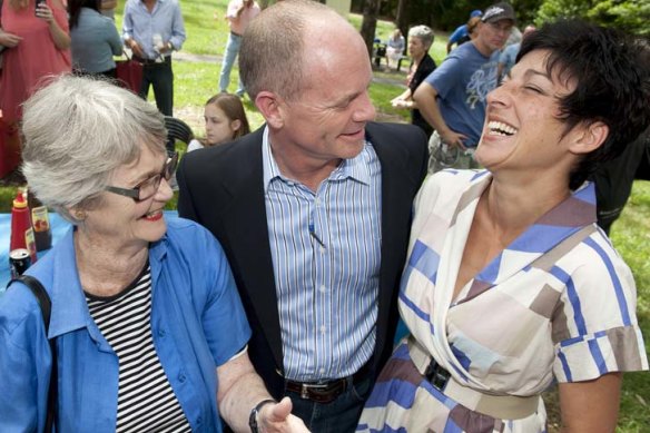 Campbell Newman with his mother Jocelyne Newman, who was a minister in the Howard Government; and wife Lisa Newman (right).