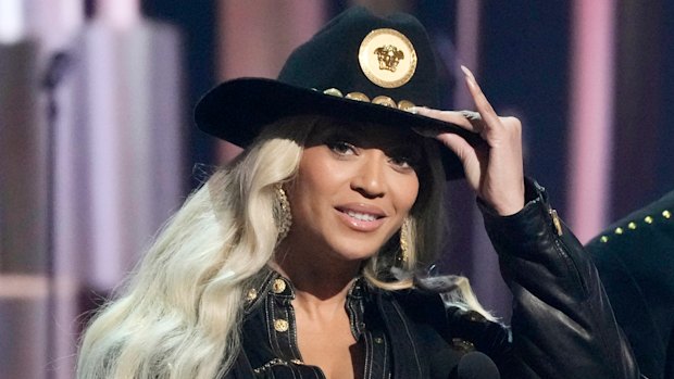 Beyoncé has reportedly had music stolen from a rental car used by one of her choreographers.