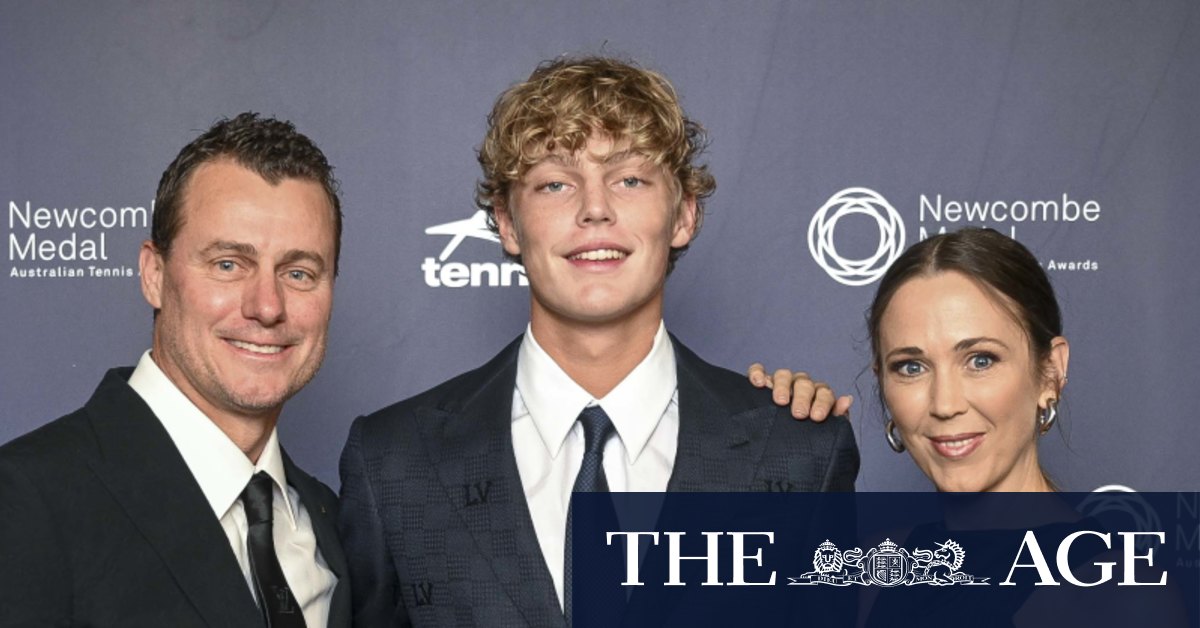Surprise winner shares gong as Hewitts shine on blue carpet