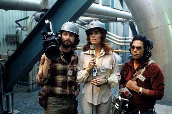 Douglas, Jane Fonda and Daniel Valdez in The China Syndrome (1979). 