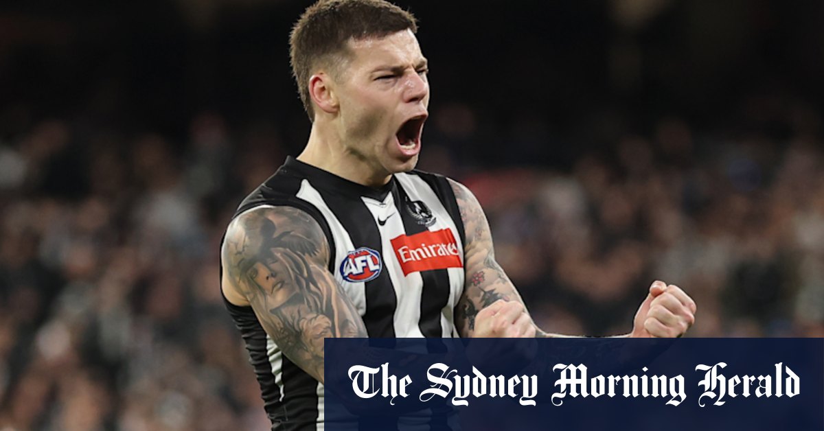 Collingwood Magpies star Jamie Elliott resists rival interest from the Gold Coast Suns to remain a Pie
