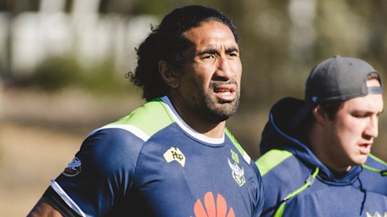 Canberra Raiders re-sign Sia Soliola until the end of 2020 NRL season