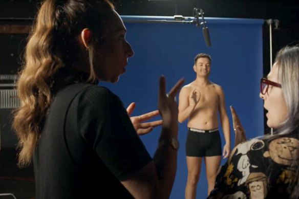 Actor Nathan Borg signing in Auslan for a Bonds ad.