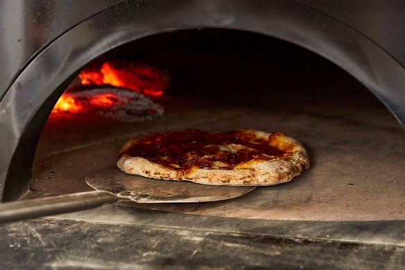 Wood-fired pizzas are only $19 at Kensington's Hardimans Hotel on Mondays.