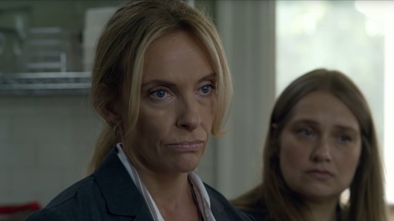 Films Et Séries Tv Avec Toni Collette Toni Collette wins Critics Choice award for Netflix true-crime drama role