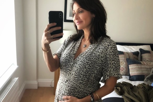 Natalie Imbruglia has announced she is pregnant with her first child. 