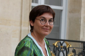 French seas minister Annick Girardin threatened to block electricity supply: “there are retaliatory measures. Well, we’re ready to use them.”