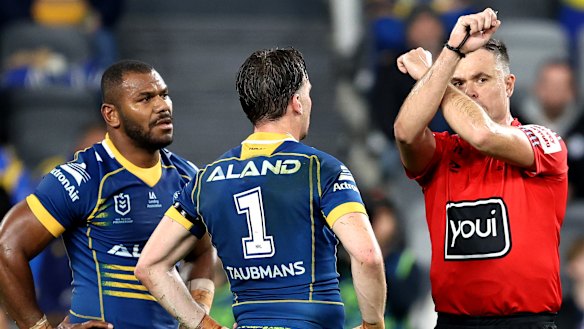 Maika Sivo is placed on report before being sent to the sin-bin.