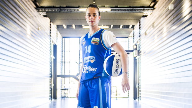 Kristen Veal has been awarded WNBL life membership.