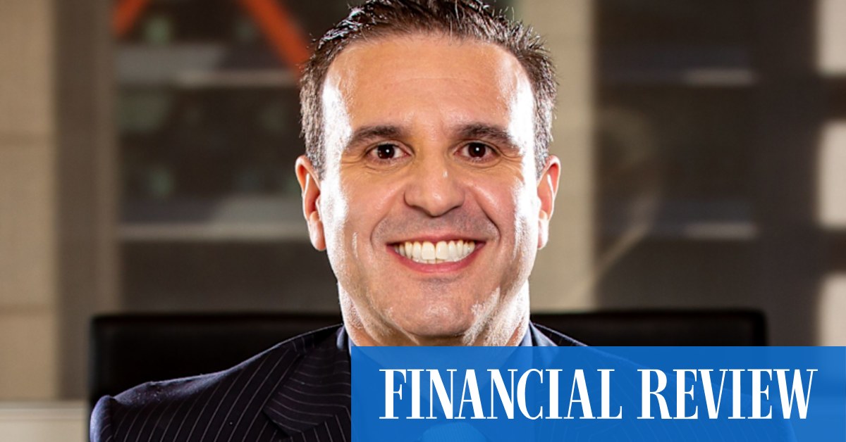 Shaun Bonett delights the Order of Australia’s rent-a-crowd