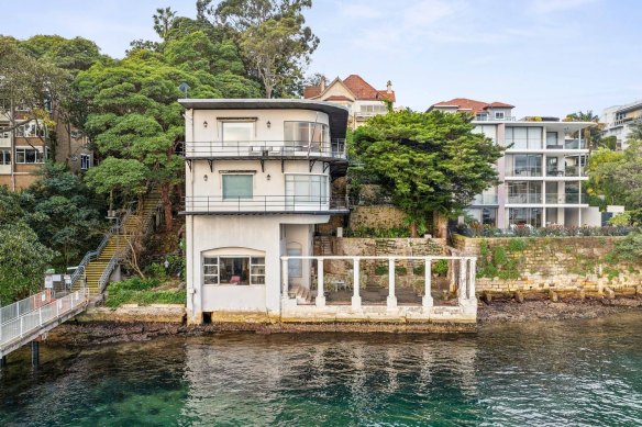 Once Upon A Time is a triplex on the Kurraba Point harbourfront that was originally called Wyldefel Gardens when built in Potts Point.