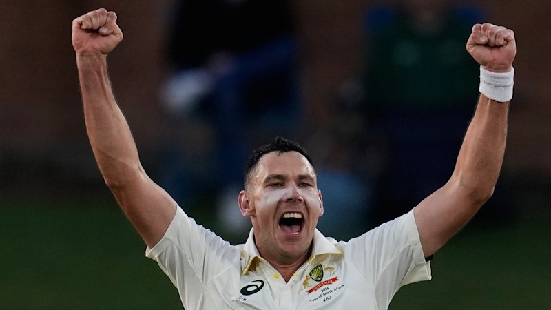 Australia v South Africa second Test day two as it happened: Renshaw takes screamer as Boland cuts through Proteas
