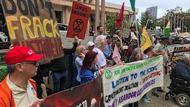 Protest outside COAG meeting in Perth on Friday. 