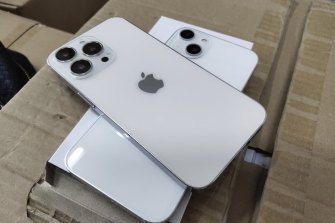 Dummy iPhone 13 models as seen on Chinese social media.