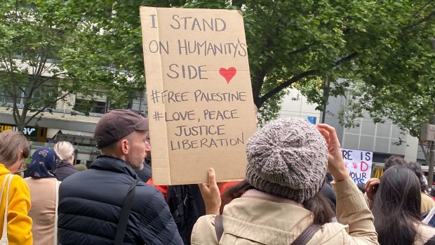 Palestinian supporters rally at Victoria’s State Library.