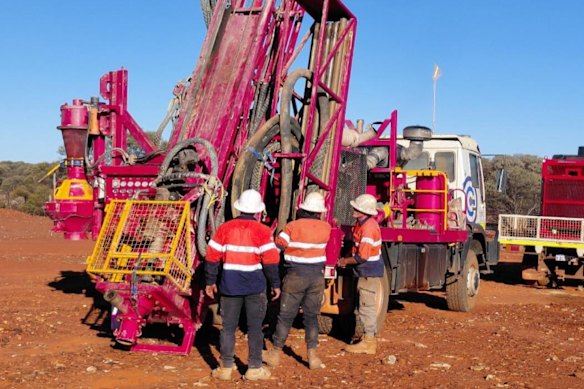 Golden Dragon Mining undertaking the company’s initial drilling program at Coodardy.