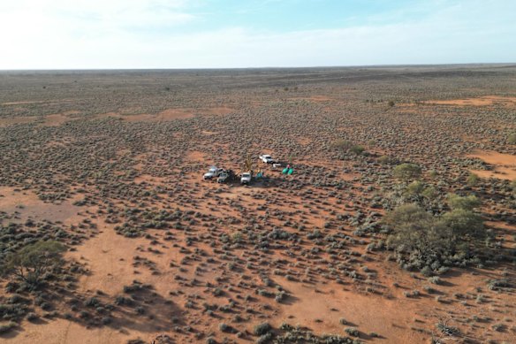 Marmota Limited has identified bonanza-grade, titanium-rich heavy mineral concentrations at its Muckanippie discovery in South Australia, following a 91-hole air core program.