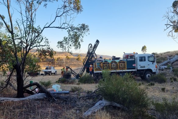 Lincoln Minerals has kicked-off a mine-to-battery scoping study for its Kookaburra graphite project in South Australia. 