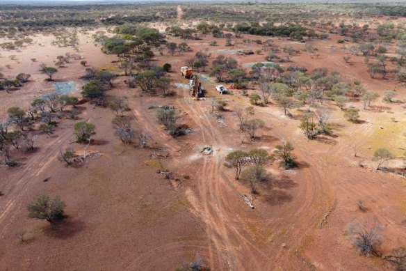 Strickland me<em></em>tals is building towards what it believes is a “significant gold project” in the WA desert.