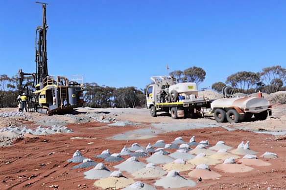 Auric drilling and sampling in progress at Munda near Kalgoorlie