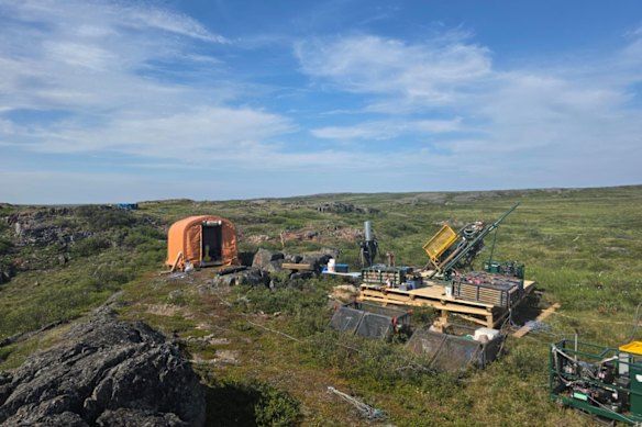 Drilling at Jaws targeting historic gold production at Manhattan Gold Corporation's Hook Lake project in Nunavut, Canada.