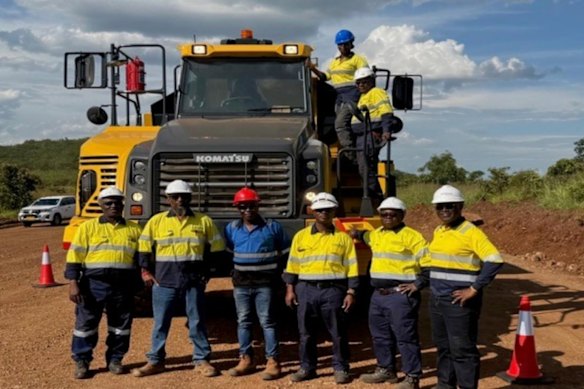 Lindian Resources’ Kangankunde mining team with owner-operated machinery on site.