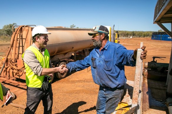 Empire Energy’s managing director Alex Underwood meets with Northern Territory contractors at Empire’s Carpentaria well pad.
