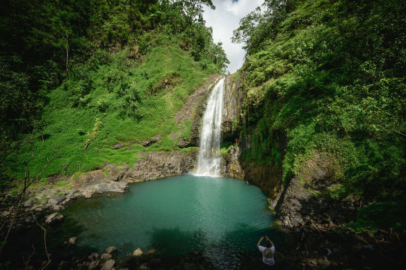 Vallee Papenoo Maroto waterfall.