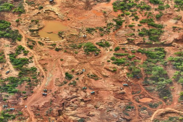 Aurum Resources’ Boundiali project located in a well-endowed gold region of Côte d’Ivoire, West Africa, includes impressive areas of historic and ongoing artisanal near-surface, open pit gold mining.