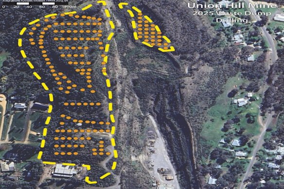 Kaiser Reef’s Union Mine waste dump with planned drill holes.